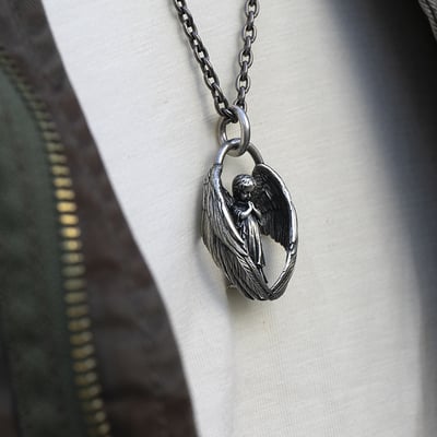 Joli | Biddende engel ketting | 1+1 GRATIS