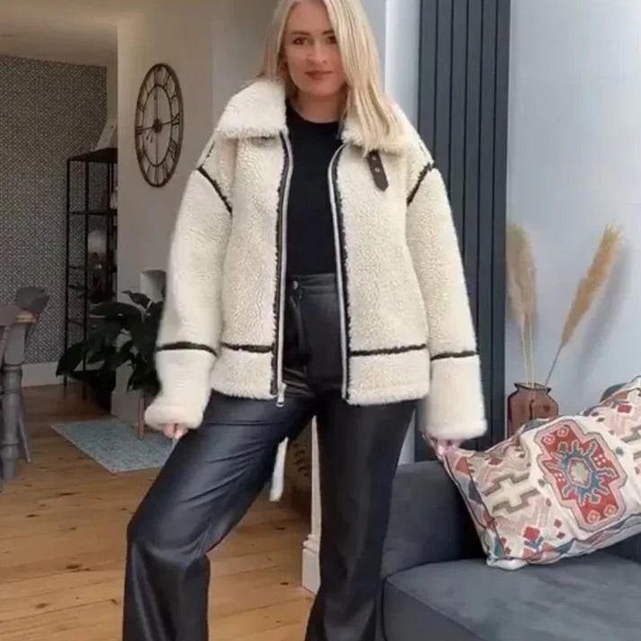 Leocadia | Luxe lamswollen korte jas