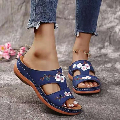 Layla | Pantoffels met Bloemenborduursel