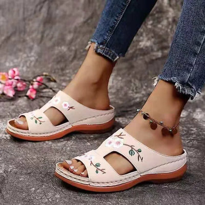 Layla | Pantoffels met Bloemenborduursel