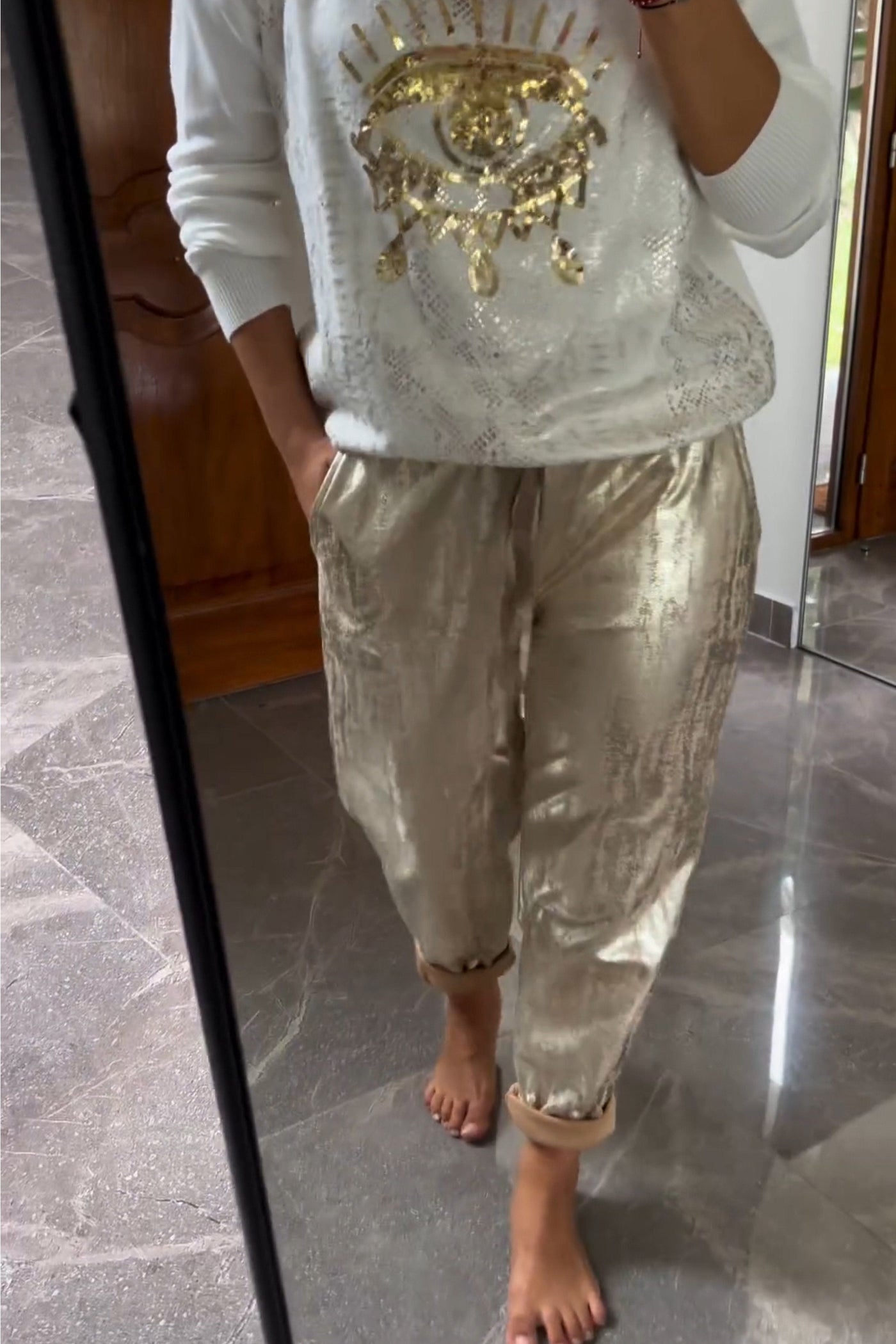 Valissa | Modieuze paillettentop en bruine broek