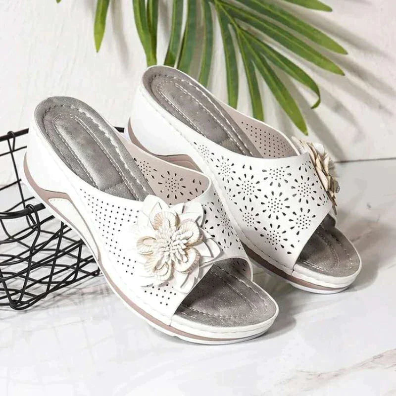KIRSI | COMFORTABELE BLOEMEN SANDALEN