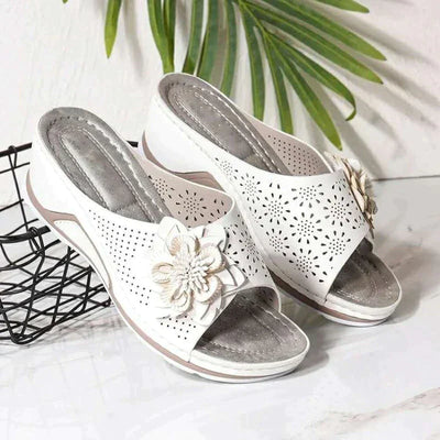 KIRSI | COMFORTABELE BLOEMEN SANDALEN