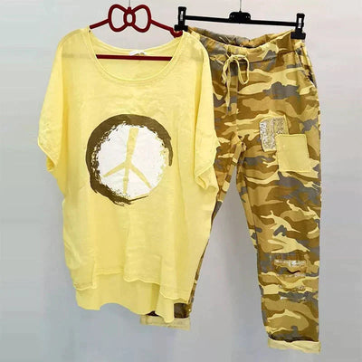 Modieus tweedelig camouflagepak voor dames